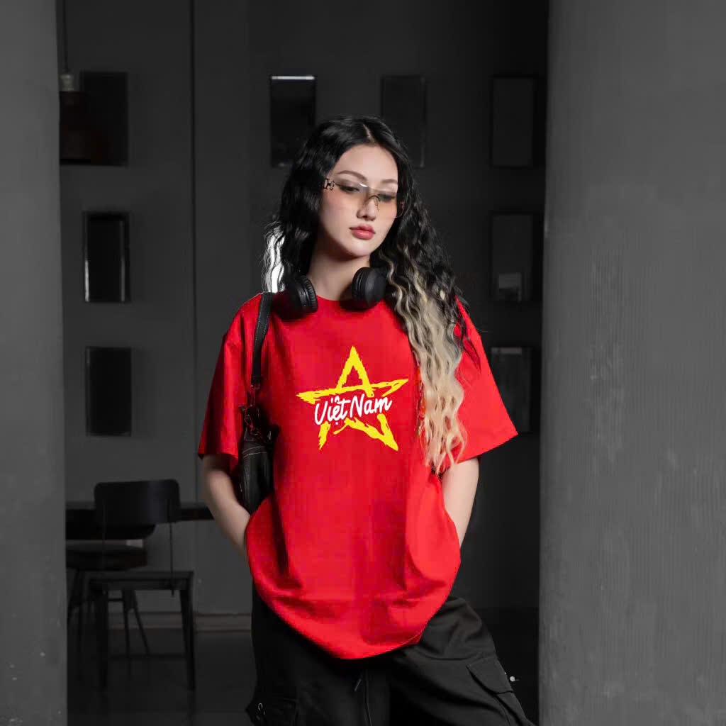 Áo Thun Unisex In Chữ Việt Nam Giữa Ngôi Sao Lớn Vải Cotton Cao Cấp Thoáng Mát ut