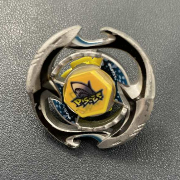 Con quay Beyblade Metal Pisces ( Đã sử dụng )