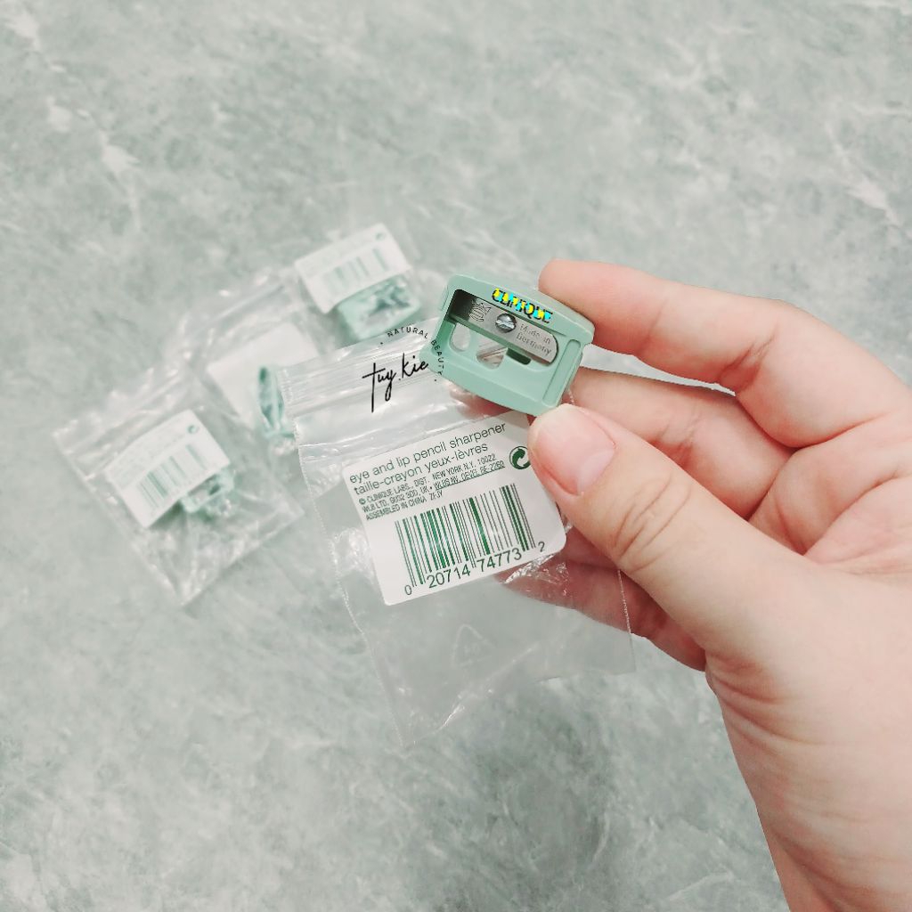 Gọt chì kẻ mắt và môi Cliue (Clie Lip And Eye Pencil Sharpener)