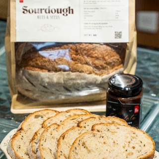 Bánh Sourdough Nuts & Seeds - 4 Loại Hạt Thương Hiệu Gạch Đỏ 450GR