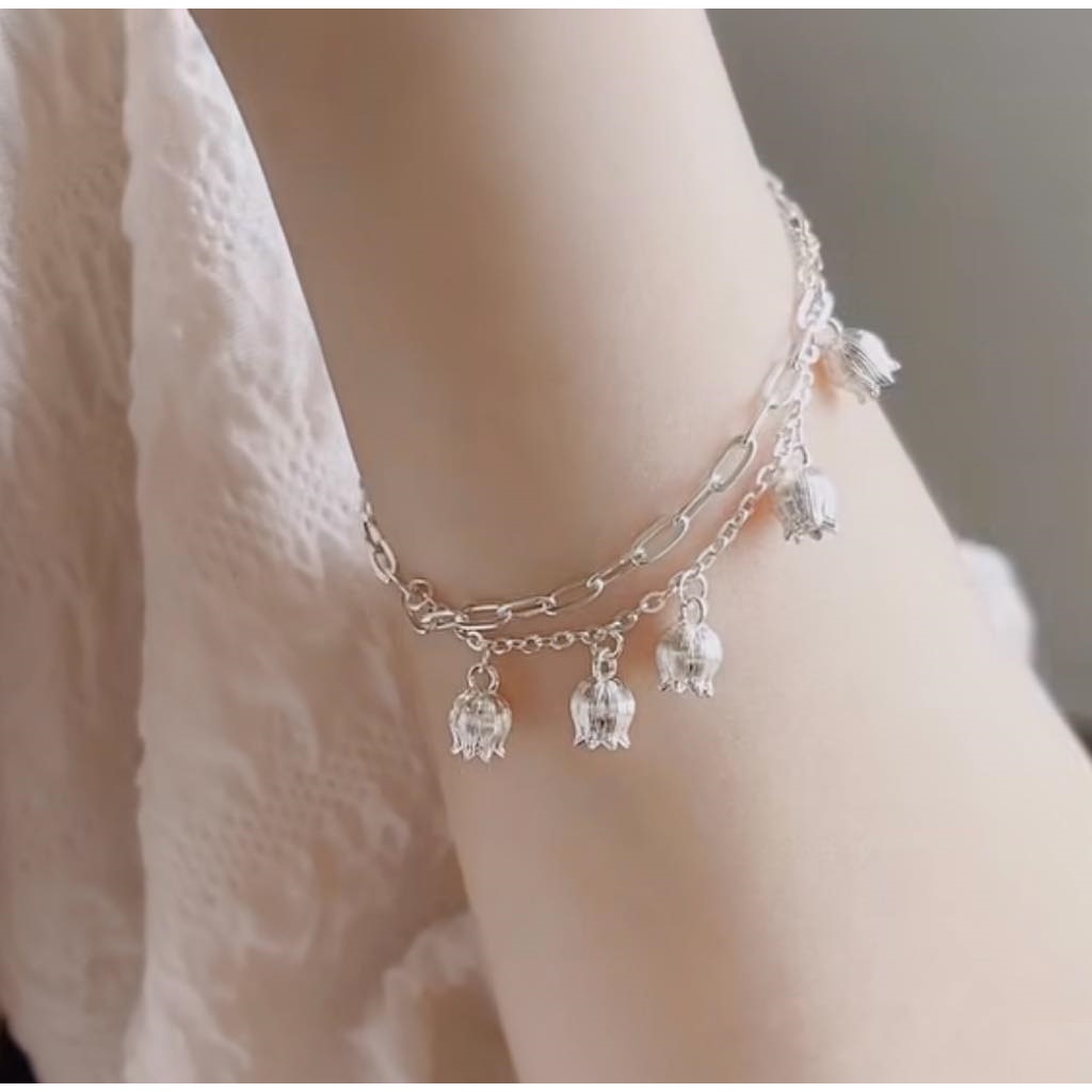 Lăc tay hoa linh lan bạc ta và chân