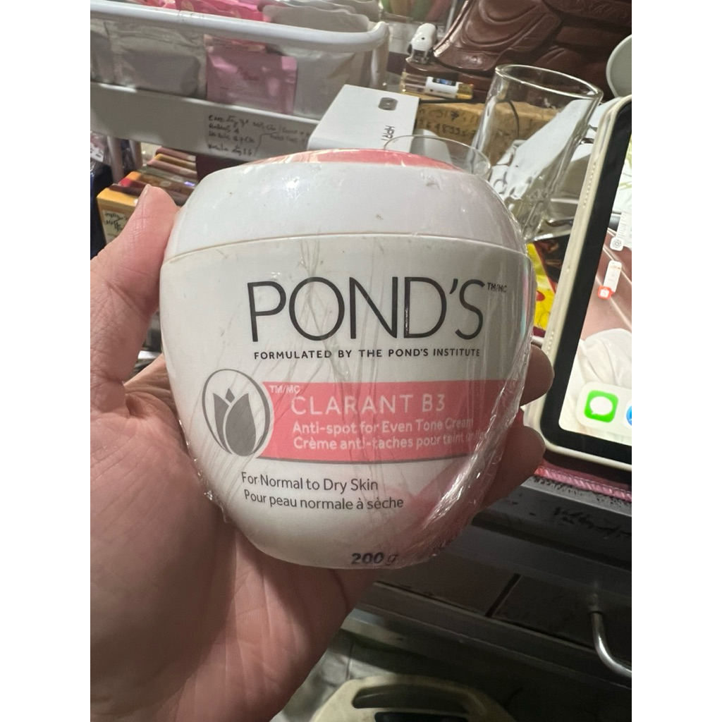 Kem dưỡng da Pond’s Clarant B3
