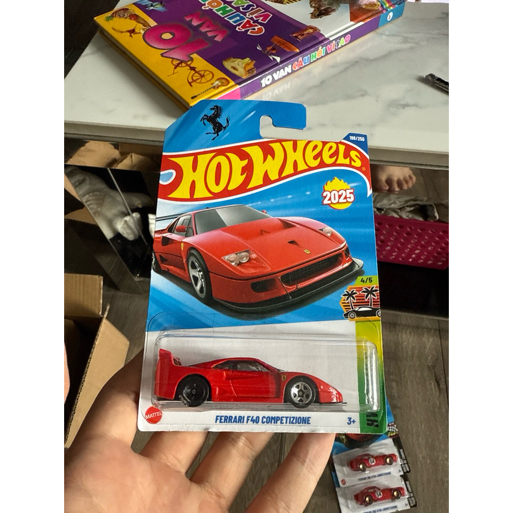 Hotwheels Ferrari F40 Competizone/ mô hình ô tô