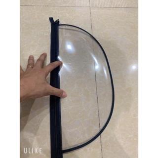 Kính nhựa trong suốt may vào mũ chống dịch