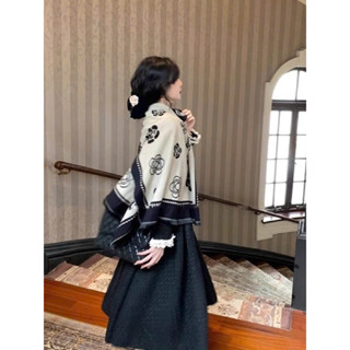  Khăn choàng dạ ép hoạ tiết hoa trà dành cho các quý cô thanh lịch sang trọng size 90x180cm phanhphukiennu 