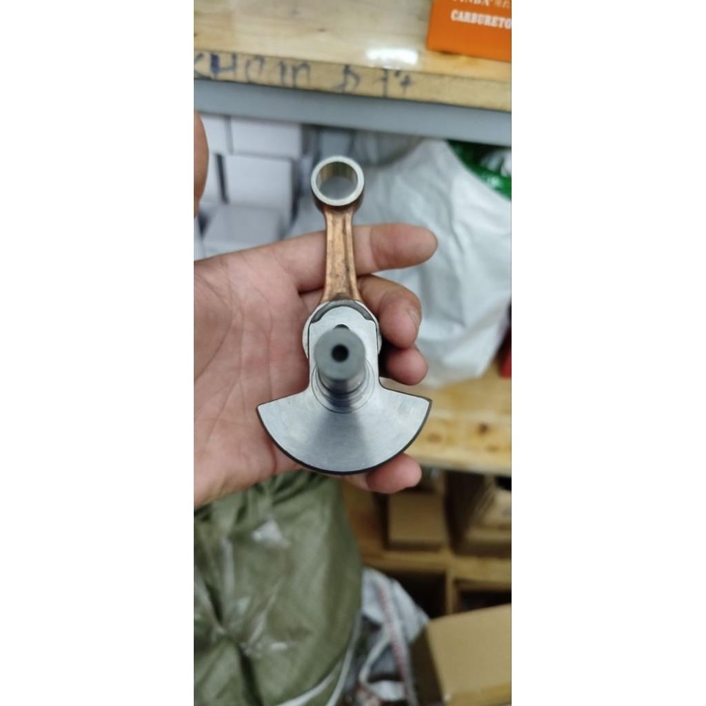 Tay Dên ( trục khuỷu) Máy Cưa Xích Stihl 381