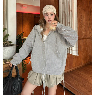 YC1996 - Áo Khoác Vải Bố Sọc Jeans Có Dây Rút Và Thêu Logo 2 Màu Local Brand Unisex