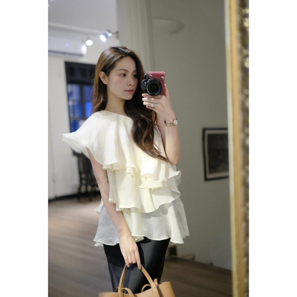 ÁO LỆCH VAI BÈO TẦNG CHẤT TƠ NHẸ BỒNG BỀNH SIÊU XINH ÁO TƠ LỆCH VAI BÈO TẦNG - DÀNH CHO NỮ | BigBuy360 - bigbuy360.vn