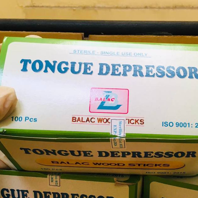 Que đè lưỡi gỗ tiệt trùng Bá Lạc