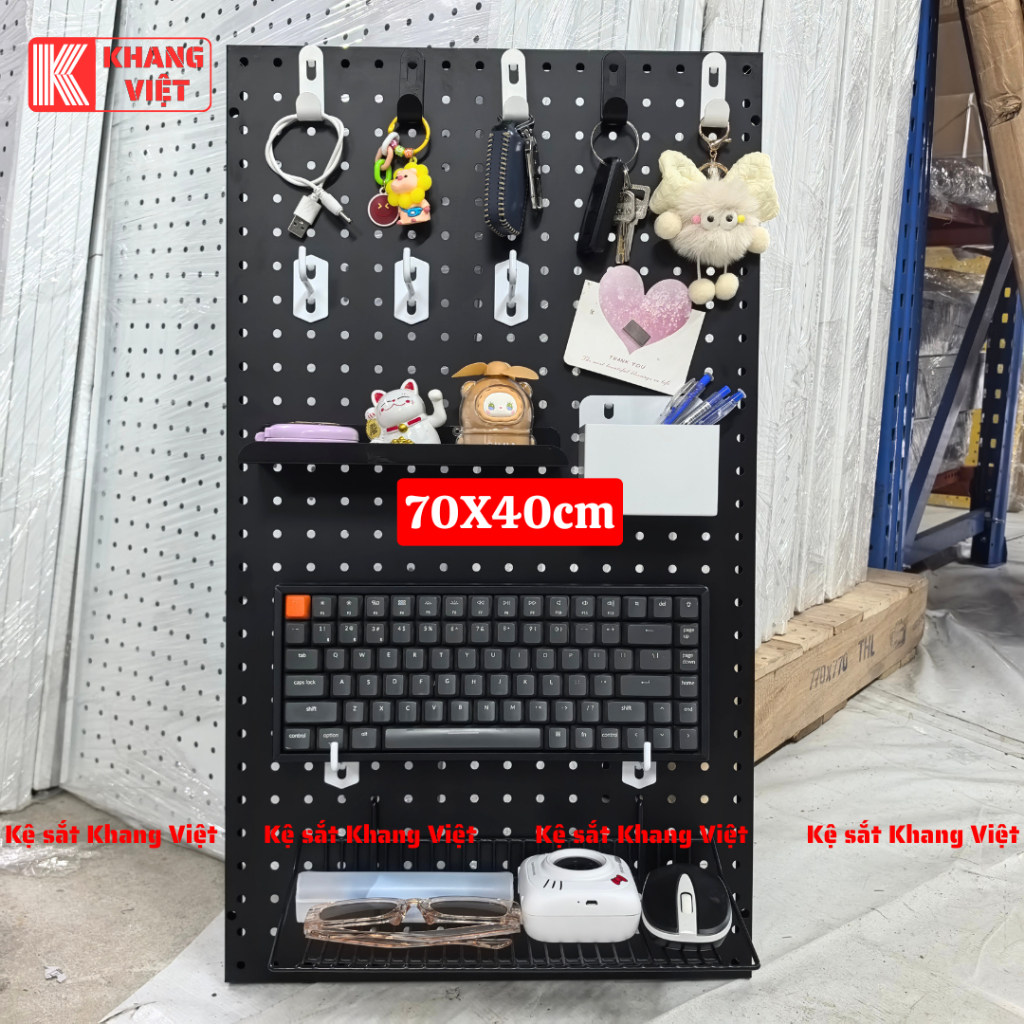Bảng Pegboard kim loại treo tường cao cấp, bảng lỗ Pegboard decor treo phụ kiện, tấm tôn lỗ gắn tườn