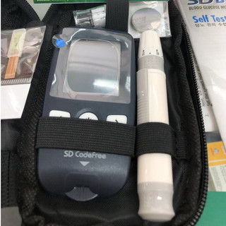 ❤️[HỎNG ĐỔI MÁY MỚI] Máy đo đường huyết SD CODEFREE Sd Code Free tặng kèm test 25 que Máy đo thử tiểu đường SD CODEFREE