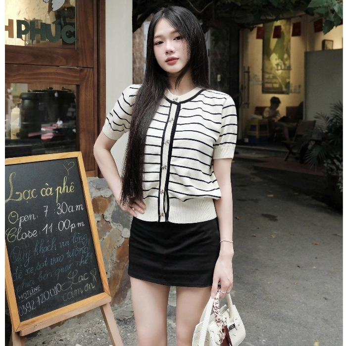 (BST hè HTIQUE) DEAL mở bán Áo len kẻ ngang cúc nơ siêu sang chảnh, Áo len nhẹ nhàng nữ tính HT21 | BigBuy360 - bigbuy360.vn