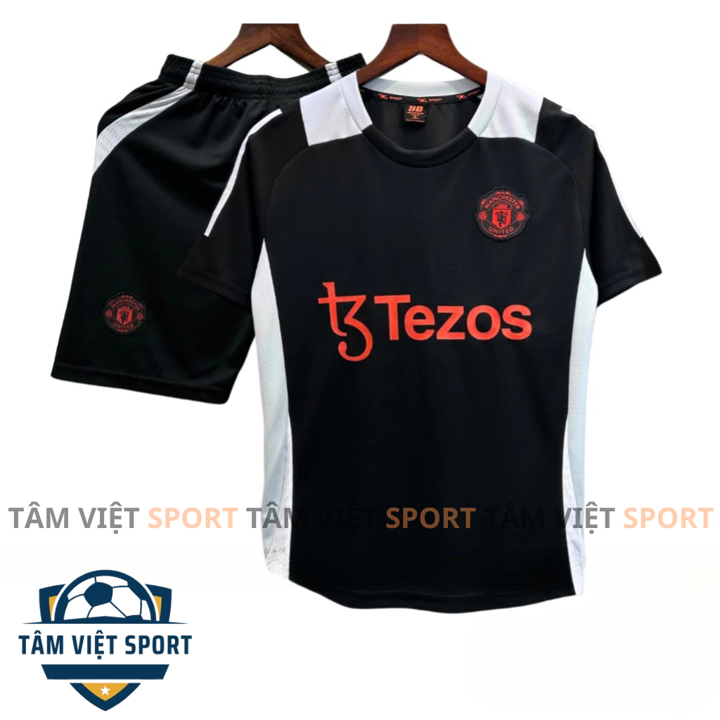 Quần Áo Bóng Đá, Đồ Đá Banh MU Đen Training 2025 - 2026 Thun Mè Cao Cấp