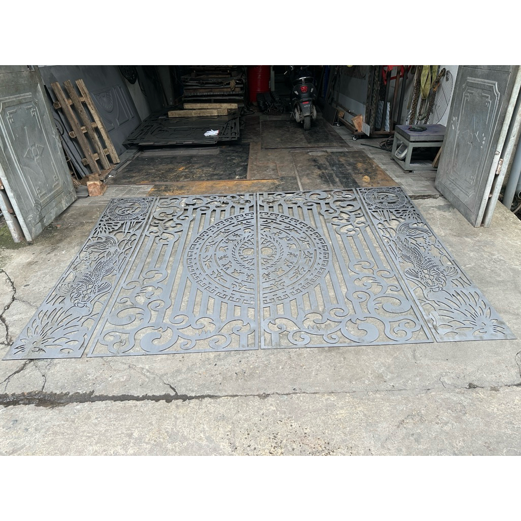 Tấm cửa sắt mỹ thuật CNC cắt theo kích thước yêu cầu