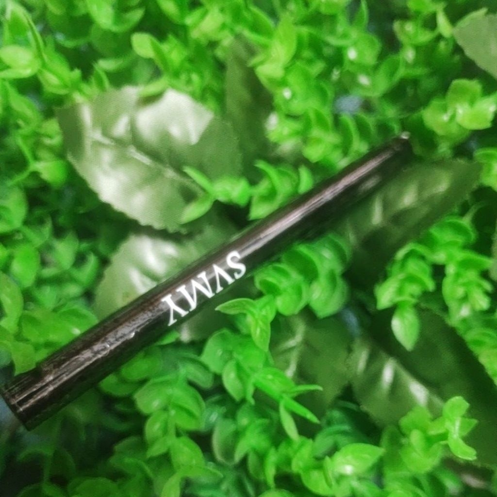 KT03. Bút vẽ mắt nước màu đen