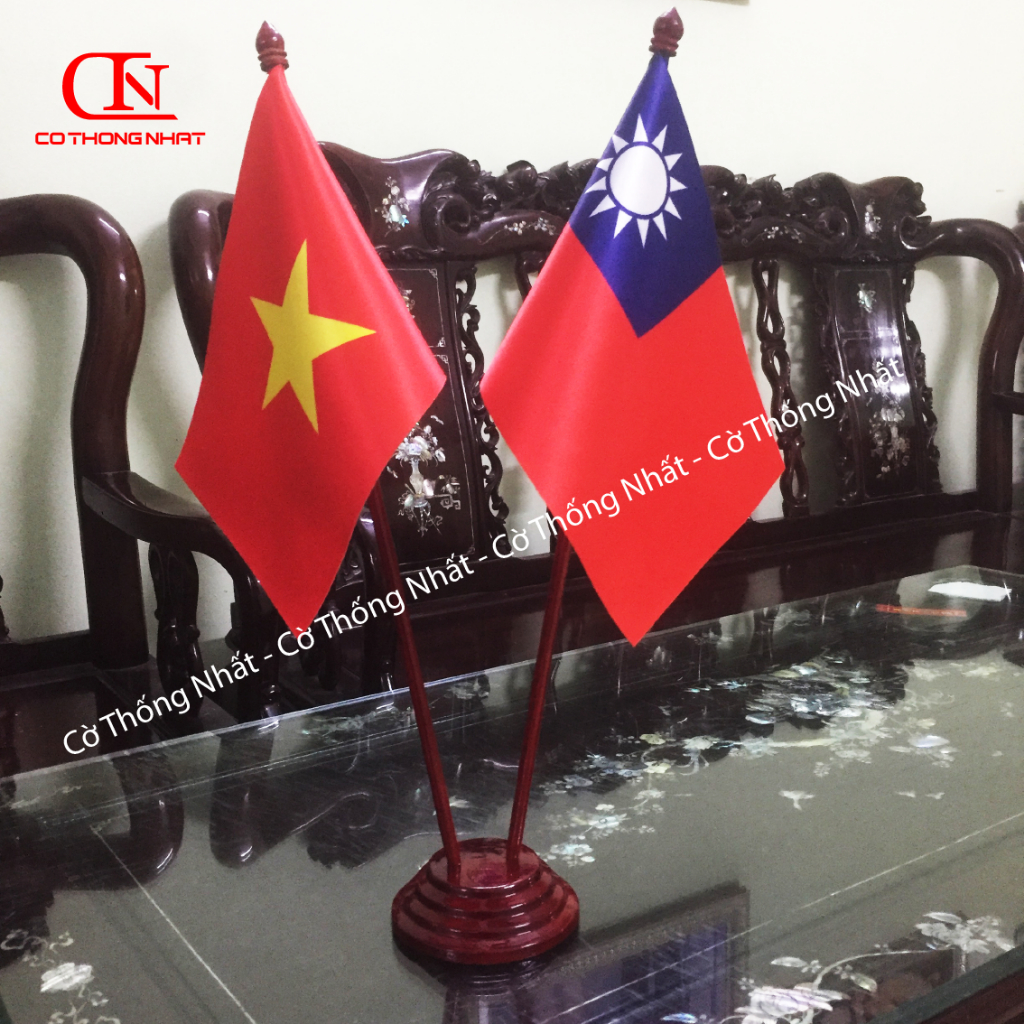 Cờ để bàn đế gỗ 2 cắm 1 nước Đài Loan
