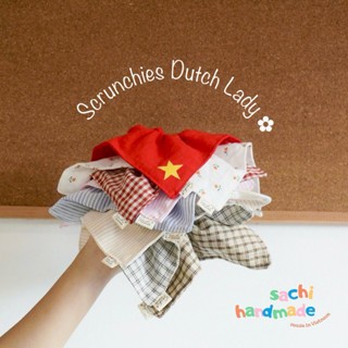• Scrunchies vuông Dutch lady | scrunchies cờ Việt Nam Sachi Handmade