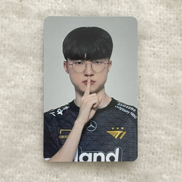 T1 Faker card BUSAN event world2023 hàng chính hãng (ib để xem vid check)