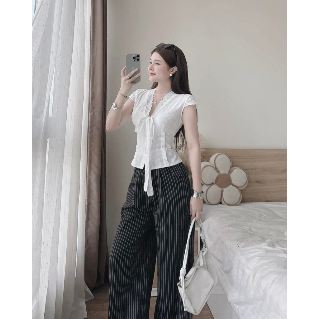 Áo kiểu nữ ren xô boil dáng ôm nữ cổ V thắt nơ ngực tay hến CHEALIN TOP | BigBuy360 - bigbuy360.vn