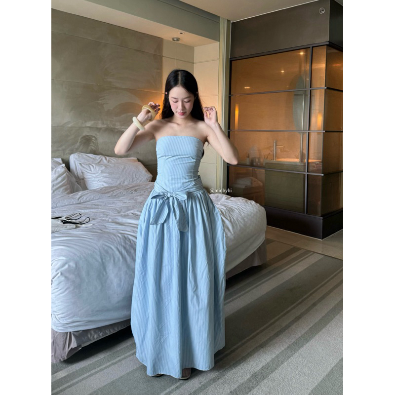 𝐆𝐑𝐀𝐂𝐄 𝐃𝐑𝐄𝐒𝐒  | mir.byhi | Đầm quay sọc thắt eo nơ smockin co dãn | BigBuy360 - bigbuy360.vn