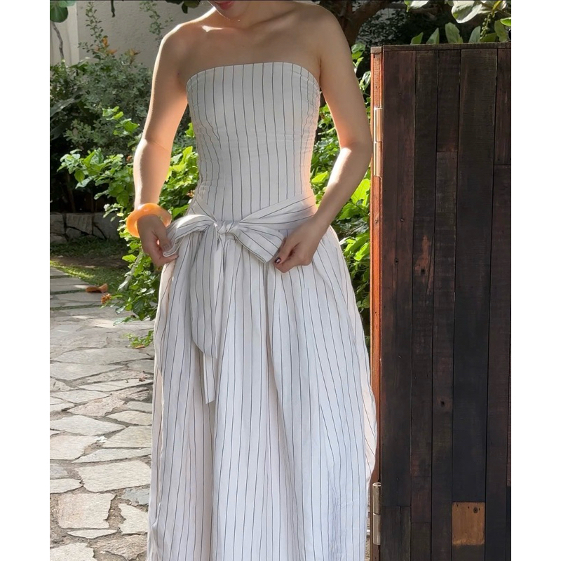 𝐆𝐑𝐀𝐂𝐄 𝐃𝐑𝐄𝐒𝐒  | mir.byhi | Đầm quay sọc thắt eo nơ smockin co dãn | BigBuy360 - bigbuy360.vn