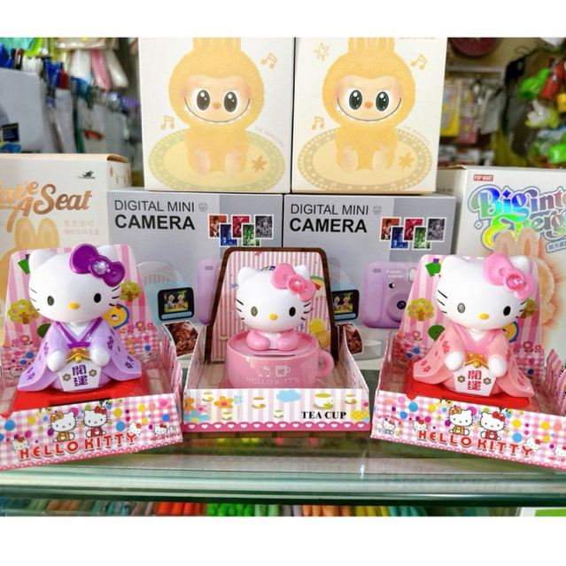 Kitty, Kuromi, Melody, Doraemon, Mèo May Mắn Năng Lượng Gật Đầu Trang Trí Decor Bàn Học