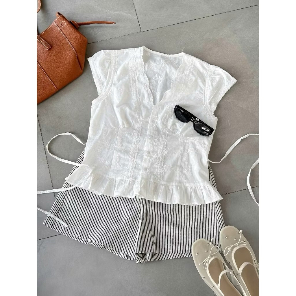 (NEW ARRIVAL) Áo ren tay hến cổ V chất thô boi thêu nơ có lót ERI TOP | BigBuy360 - bigbuy360.vn
