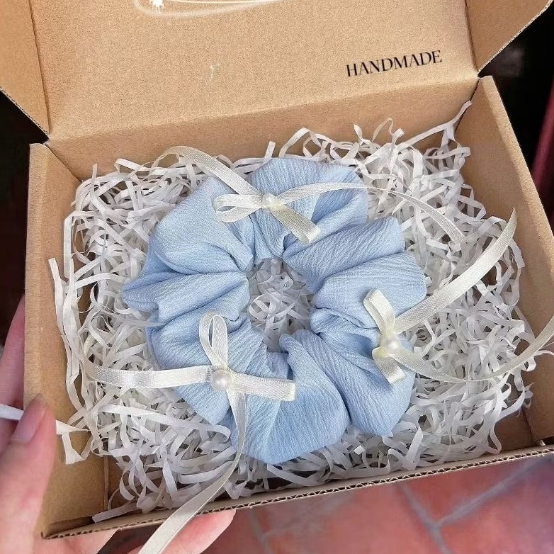 [HANDMADE] Scrunchies Handmade Summer Vibe Siêu Xinh To Phồng by @ahihi._.handmade