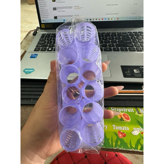 Ống gai cuốn tóc uốn tóc dập tóc đường kính 2cm màu ngẫu nhiên😍