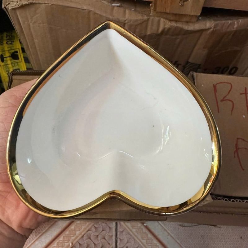 Bát tim viền vàng đậm mẫu 2 -11,9cm mới đựng chè mâm cúng thôi nôi