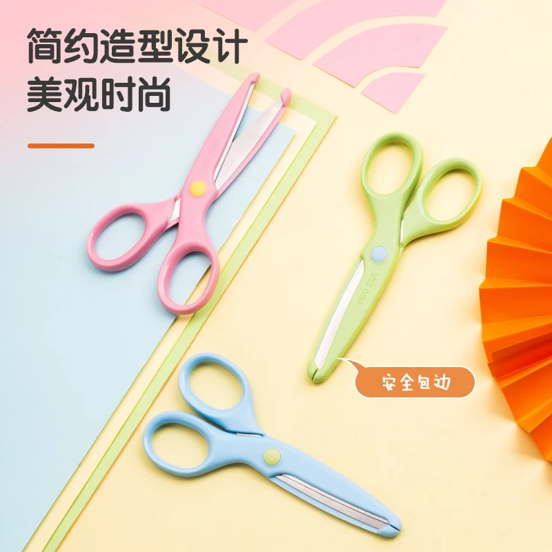 Kéo học sinh Deli 6023 - Với thiết kế lưỡi kéo học nhựa giúp an toàn cho học sinh khi sử dụng