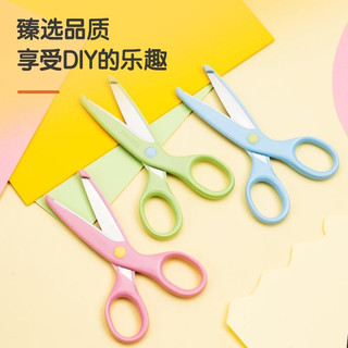 Kéo học sinh Deli 6023 - Với thiết kế lưỡi kéo học nhựa giúp an toàn cho học sinh khi sử dụng
