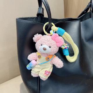  Móc khoá gấu bông quần yếm và bình nước siêu cute phù hợp đeo móc chìa khoá balo túi sách làm quà tặng cho bạn gái. 