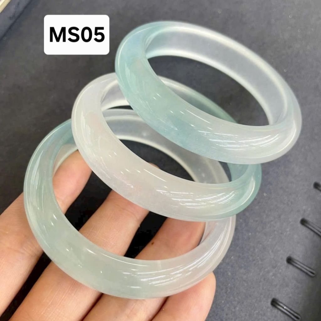 Vòng tay thạch anh nhiều màu bản hẹ ni 53 đến 56