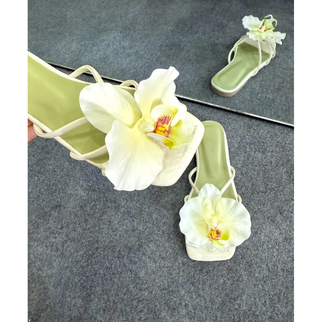 Dép xẹp hoa lan phù hợp cho các nàng đi biển_ HT shoes