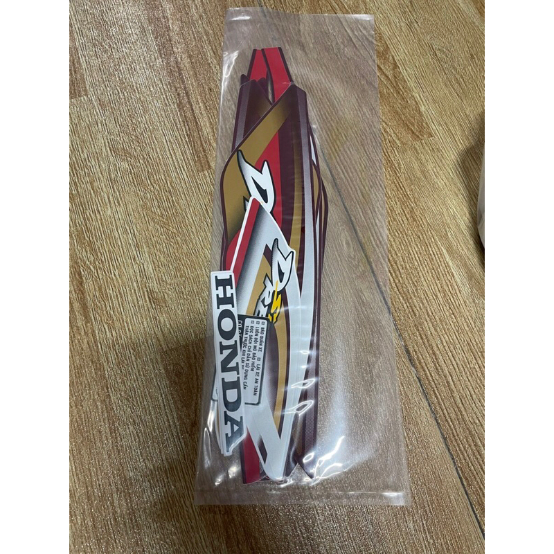 Tem dán 3 lớp xe Super Dream ( việt đời 2001-2002) tem zin theo xe chính hãng honda