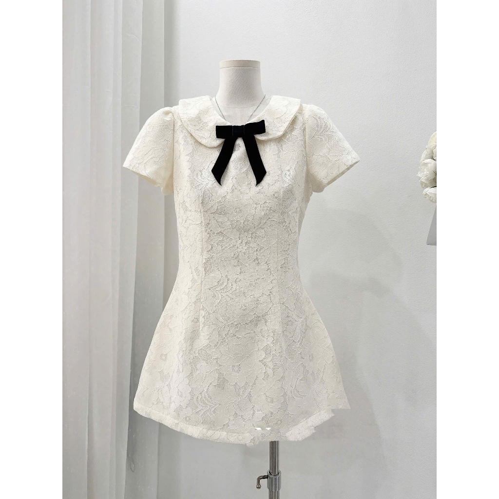 (Hàng 3 Size): Váy Ren Cổ Sen Màu Be Đính Nơ Đen Tay Cộc Dáng Ngắn Style Tiểu Thư ( Ảnh Thật Trải Sàn Lolla_ye) | BigBuy360 - bigbuy360.vn