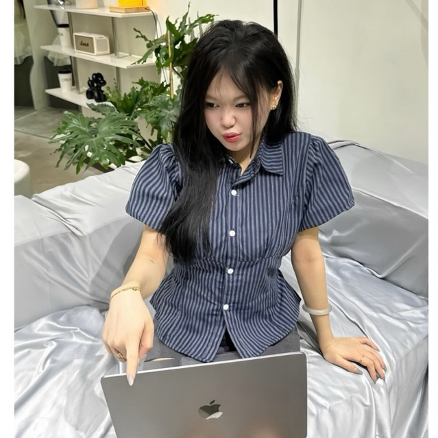 Áo sơ mi kẻ sọc tay bồng A4 chiết eo dễ phối đồ hàng loại 1_Lazy có bigsize