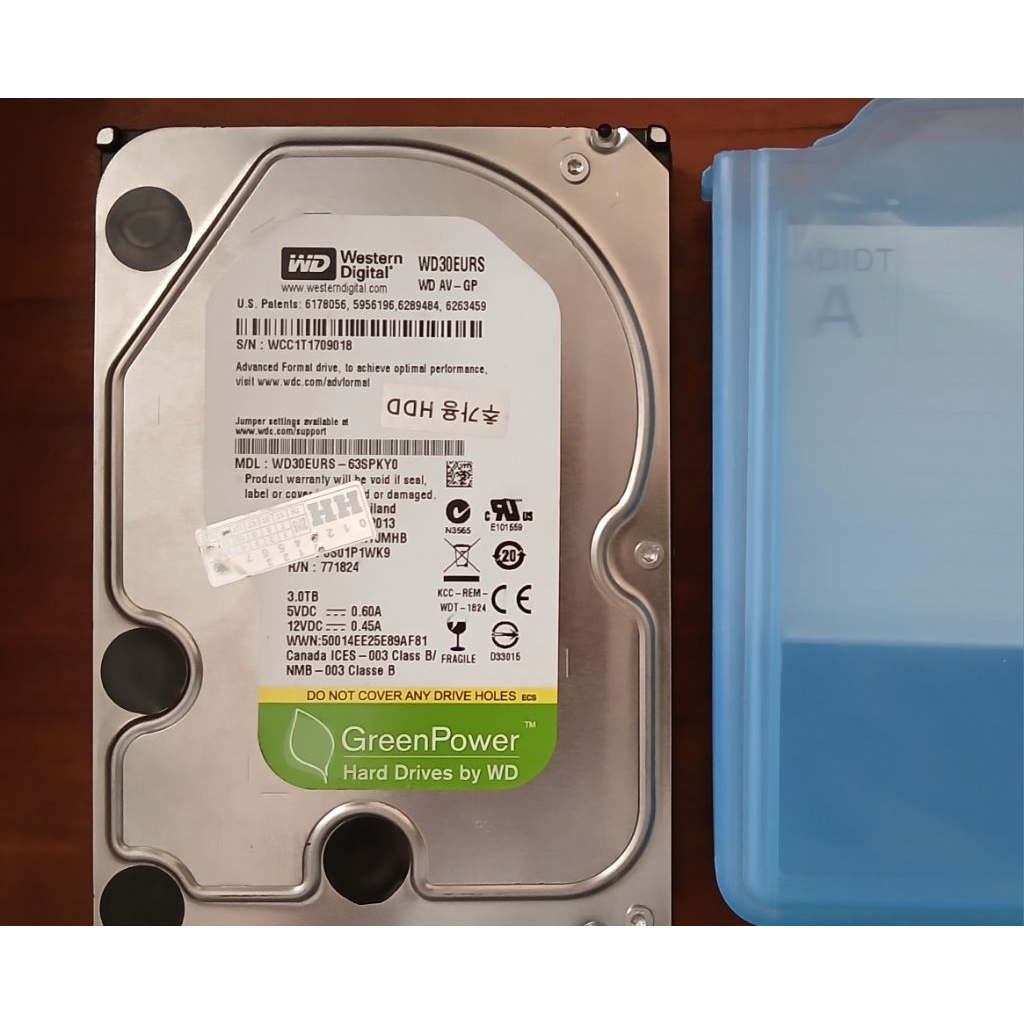 HDD WD 3T, tặng box đựng...