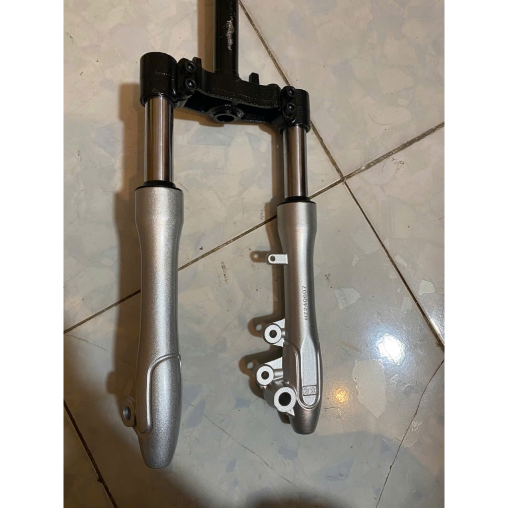 Càng trước, phuộc trước, giảm sóc trước xe máy điện Pega Aura, Pega HKbike Aura