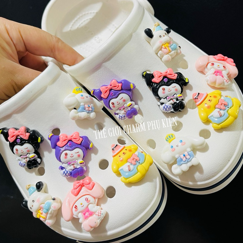 (Size Trung) Bộ 6 Charm SANRIO SIZE TRUNG sẵn nút gắn dép sục dép cá sấu siêu xinh