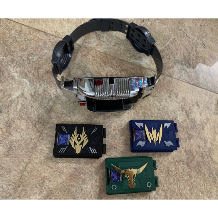 DX V Buckle - Kamen Rider Ryuki - Hiệp Sĩ Mặt Nạ Phi Long - Đồ Chơi Mô Hình Chính Hãng Nhật Bản - Ba