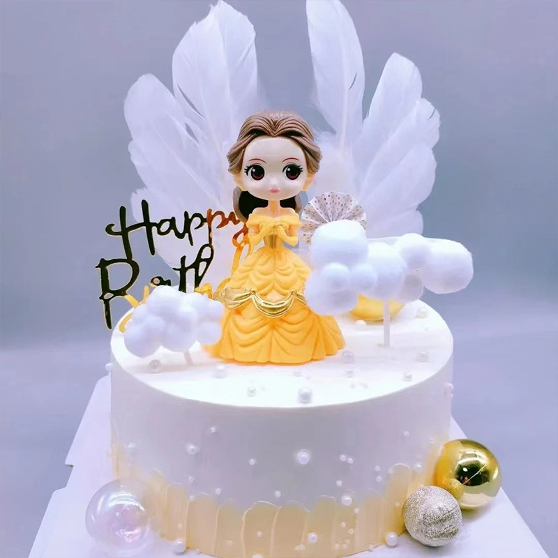 Công chúa váy vàng trang trí bánh kích thước 13cm