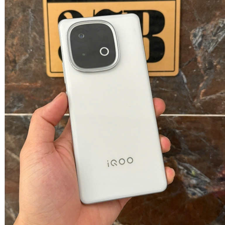 Điện thoại Vivo iQOO Z10 Turbo Fullbox likenew, RAM 12/256GB chip Dimensity 8400 màn AMOLED 1.5K sạc