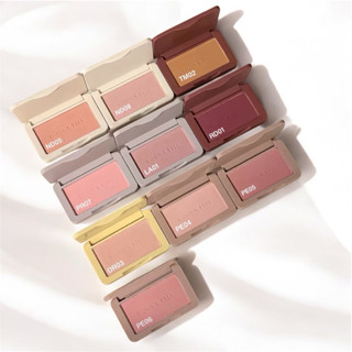 Hàng loại 1-Má hồng Mooneyes mịn lỳ, chống nước, bền màu. Sản phẩm giúp gương mặt thêm xinh xắn.