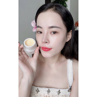 FACE TRẮNG HỒNG CĂNG BÓNG HM STORE