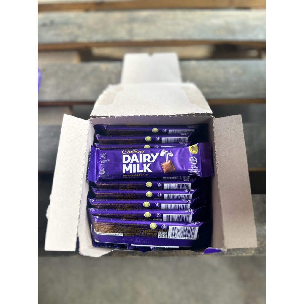 🍫 Socola Cadbury Dairy Milk Hộp 24 Thanh vị Sữa 34g, Hạnh Nhân 32g, Trái Cây 32g Team Vàng Chuẩn Châ