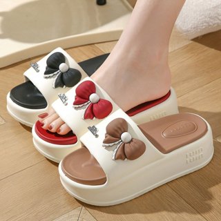 Dép lê nữ bản nơ dán bản đế 4cm thời trang mùa hè 2025 chất PU mềm dẻo êm chân Saki phù hợp mọi phong cách