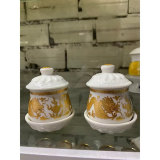 Ly có nắp thờ cúng