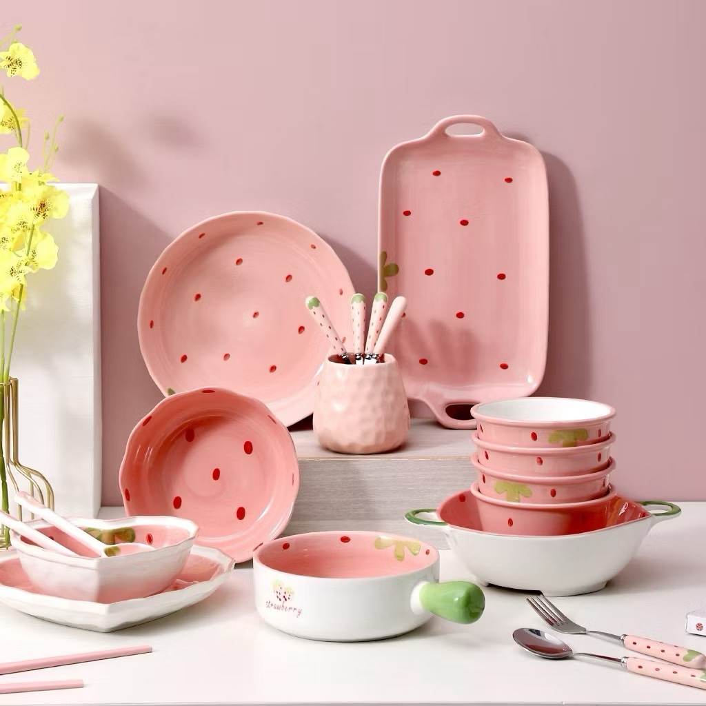 [ THANH LÝ HÀNG TỒN ÍT ] - CHÉN DĨA TÔ SỨ HÌNH DÂU DỄ THƯƠNG NHIỀU MÀU SẮC - HELEN KIDS SHOP